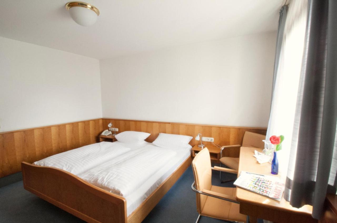 Hotel Krone Strassdorf Schwäbisch Gmünd Eksteriør bilde